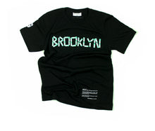 Load image into Gallery viewer, VINTAGE STREET SIGNS BROOKLYN TEE BLACK (2X)
